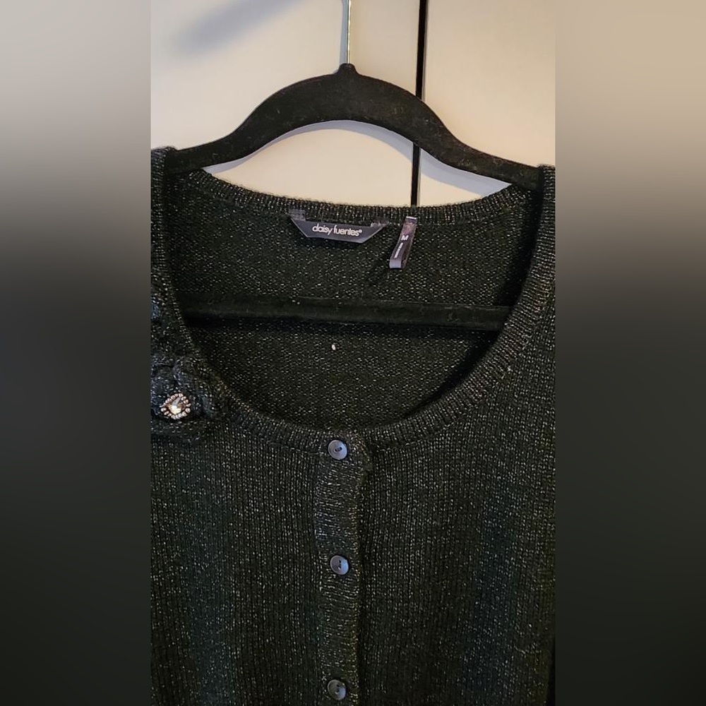 NWOT Daisy Fuentes sweater top with buttons